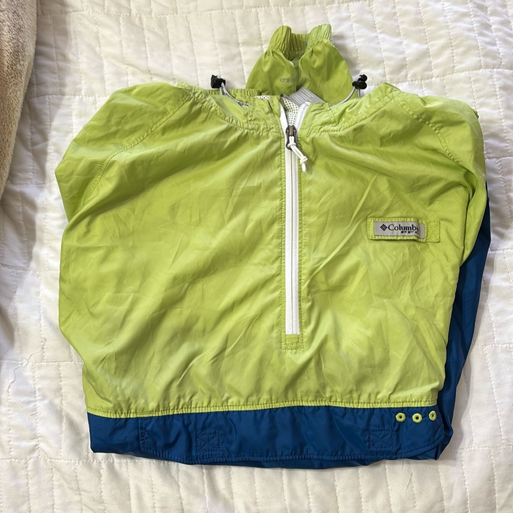 Columbia PFG lightweight 1/4 zip windbreaker.